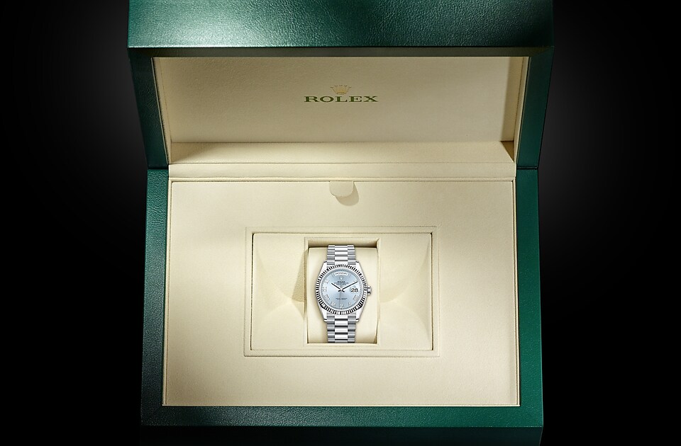 Rolex Day-Date 36 Oyster, 36 mm, platinum m128236-0008 at Royal de Versailles