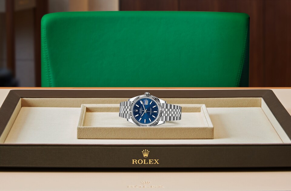 Rolex Datejust 41 Oyster, 41 mm, Oystersteel and white gold m126334-0032 at Royal de Versailles