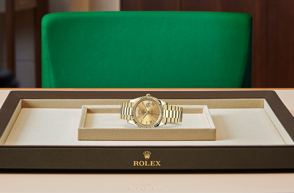 Rolex Day-Date 40 Oyster, 40 mm, yellow gold m228238-0006 at Royal de Versailles