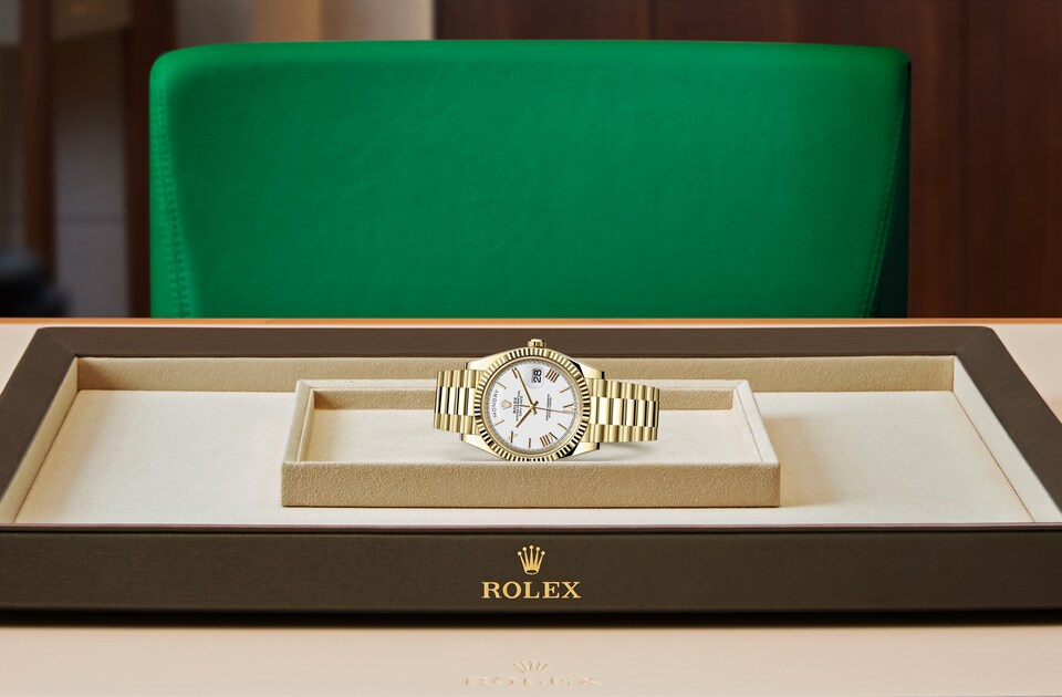 Rolex Day-Date 40 Oyster, 40 mm, yellow gold m228238-0042 at Royal de Versailles