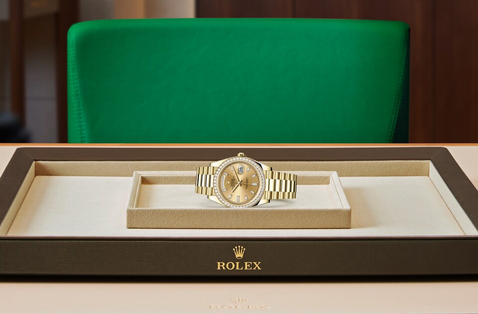 Rolex Day-Date 40 Oyster, 40 mm, yellow gold and diamonds m228348rbr-0002 at Royal de Versailles